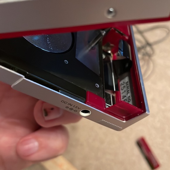 VERY rare Sony walkman F10, smallest cassette player made - Picture 8 of 8